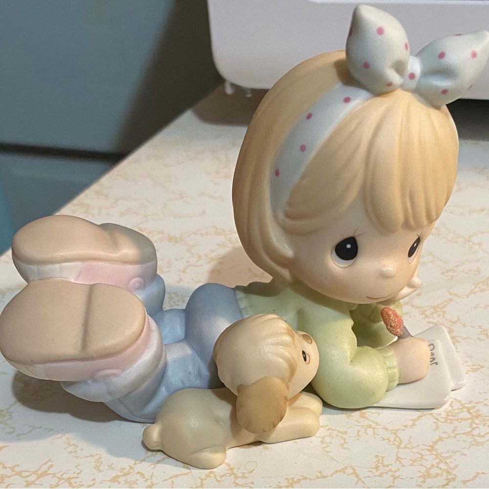 Precious Moments Friends Write From The Start Figurine - Picture 2 of 5